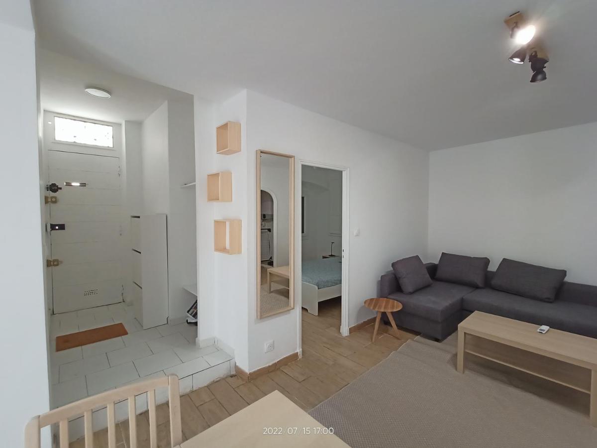 T2 Renove En Rdc Avec Cour, Intra Muros Avignon Exterior photo